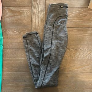 Lulu Speed Up Tight 28" Full-On Luxtreme
Luon Variegated Knit Heathered Blk Sz2